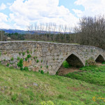 Ce jour-là, le 22 avril, je fais un petit tour dans les environs de Marsac. Me voici au village de Masselèbre et son fameux pont.