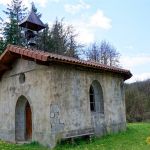 Retour sur Marsac. Je passe devant la petite chapelle de Fourcheval. Je ne peux voir que l'extérieur ; car bien-sûr elle est fermée :-(