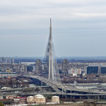 Retour sur Belgrade. Arrêt à un point de vue pour photographier le fameux pont suspendu de Belgrade. Dommage, le temps n'était pas de la partie :-(