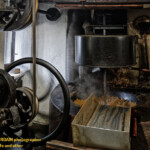 Intérieur du moulin. Je n'utilise pas de flash et la lumière ambiante est très basse.