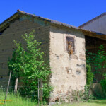 Le sentier du pisé, photo No17 : dans le village de Troisville.