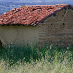 Le sentier du pisé, photo No35 : dans le village de la Siarre. La même maisonnette prise au téléobjectif.