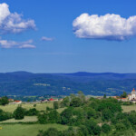 Le sentier du pisé, photo No36 : en redescendant sur Lavenal, vue sur Sermentizon,