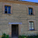 Le sentier du pisé, photo No4 : dans le village de Lavenal