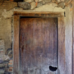 Le sentier du pisé, photo No6 : dans le village de Lavenal